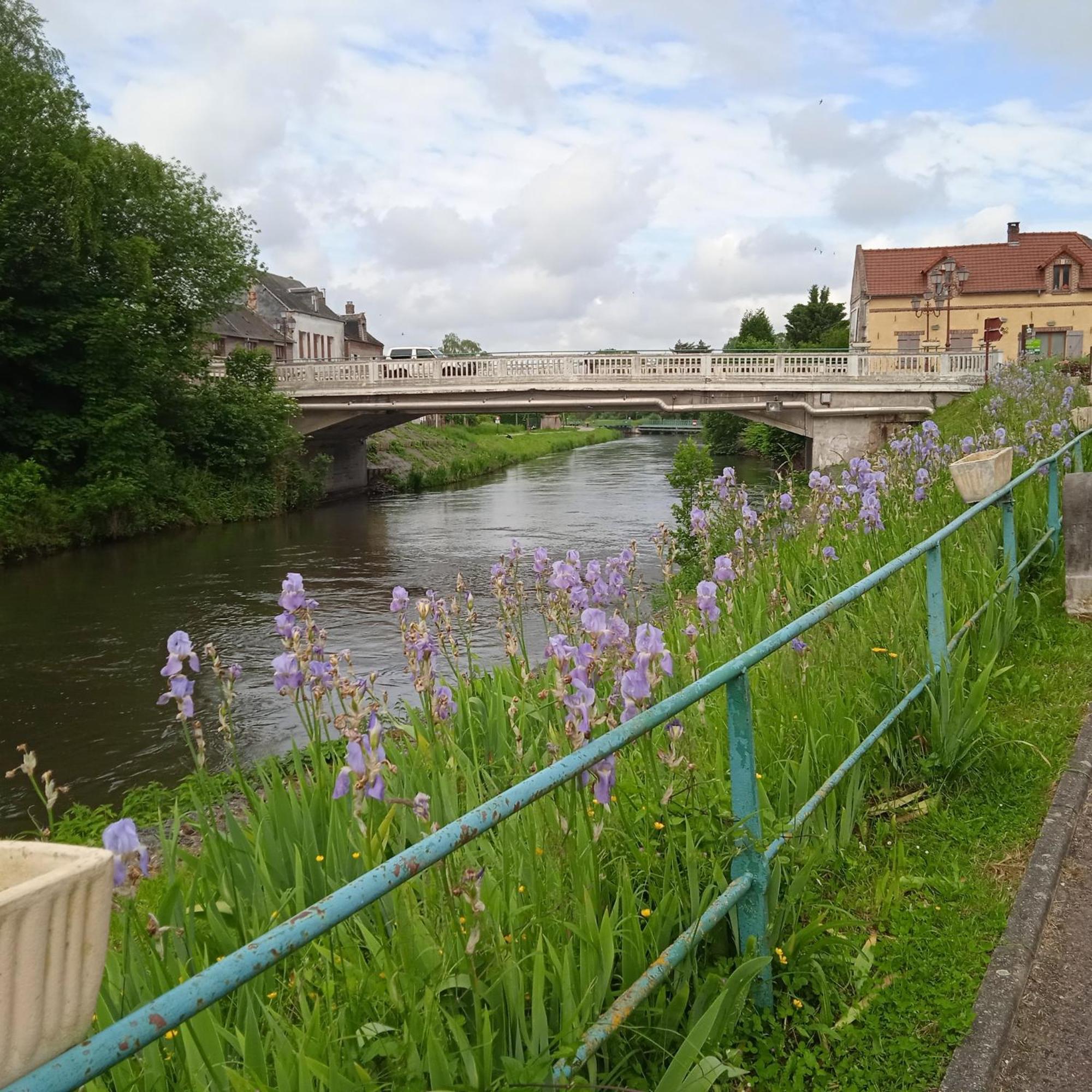 Aux 10 Ponts - Gîte aux abords du fleuve La Somme - La mer à 30 min - La nuit pour 6 voyageurs Extérieur photo