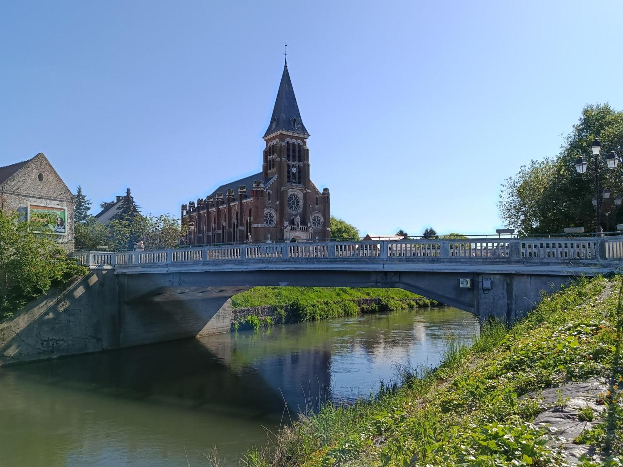 Aux 10 Ponts - Gîte aux abords du fleuve La Somme - La mer à 30 min - La nuit pour 6 voyageurs Extérieur photo